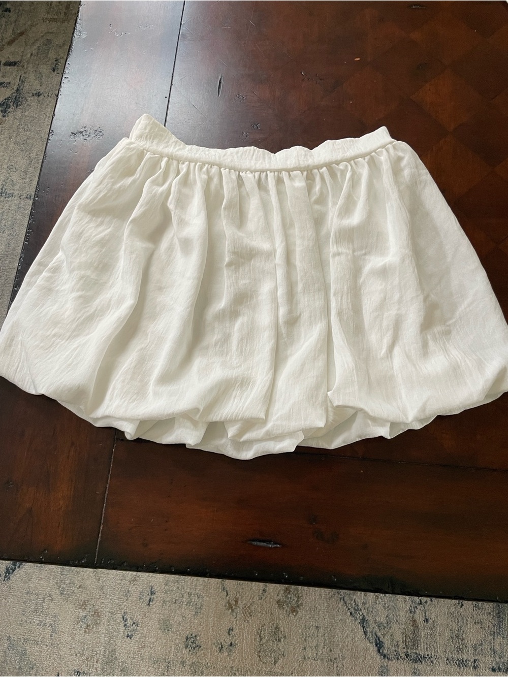 21 Saints Women’s White Bubble Hem Skirt